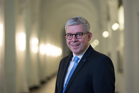 Prof. Dr. Joachim Escher