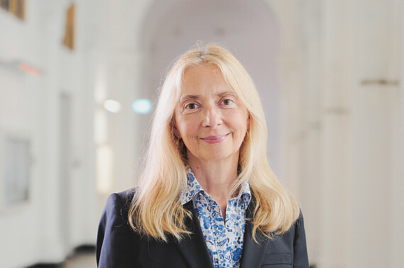 Porträtfoto von Prof. Dr.-Ing. Regina Nogueira