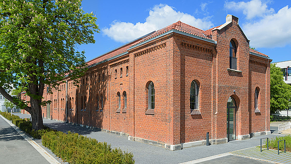 Außenansicht des Königlichen Pferdestalls (Süd-/Ost-Fassade)