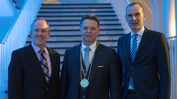 Gruppenfoto des Präsidenten mit den beiden Lehrpreisträgern