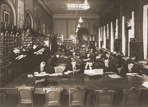 Picture: Students in the library, 1927